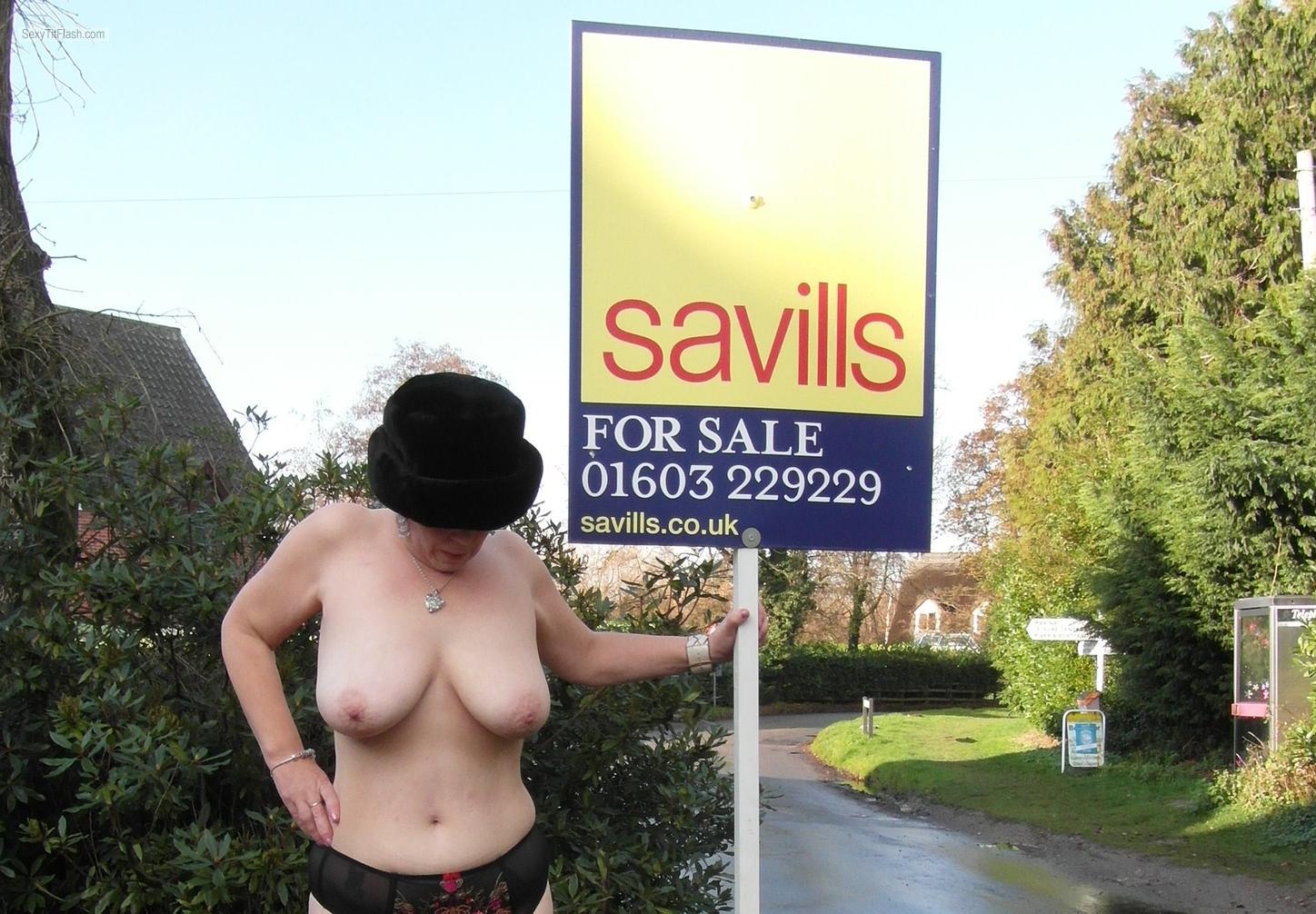 Tit Flash: My Big Tits - Sexy Sue from United Kingdom